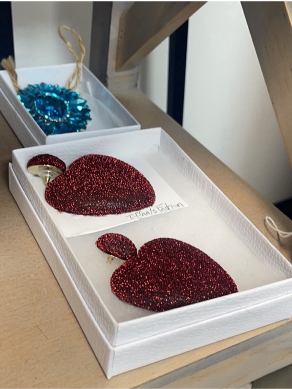 Red Heart ❤️ Shape earrings - Picture 7 of 7